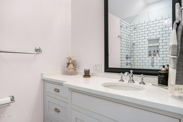 1815 Waters Edge Drive, Johnson City, TN 37604