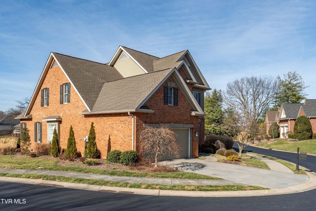 1815 Waters Edge Drive, Johnson City, TN 37604