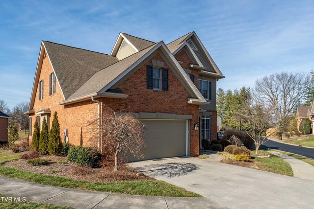 1815 Waters Edge Drive, Johnson City, TN 37604