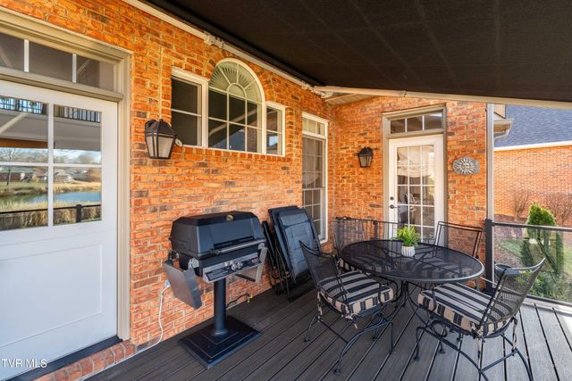 1815 Waters Edge Drive, Johnson City, TN 37604