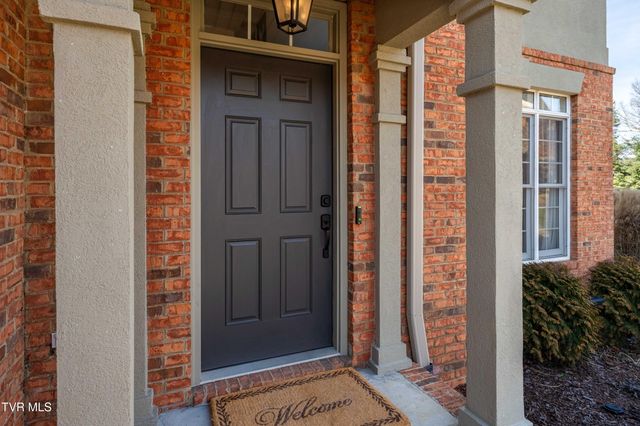 1815 Waters Edge Drive, Johnson City, TN 37604