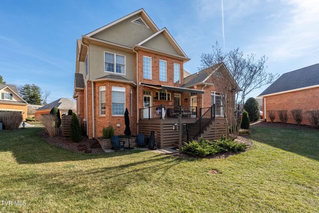 1815 Waters Edge Drive, Johnson City, TN 37604