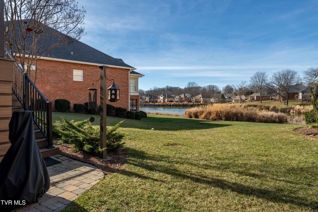 1815 Waters Edge Drive, Johnson City, TN 37604