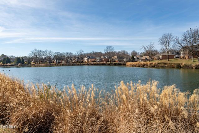 1815 Waters Edge Drive, Johnson City, TN 37604