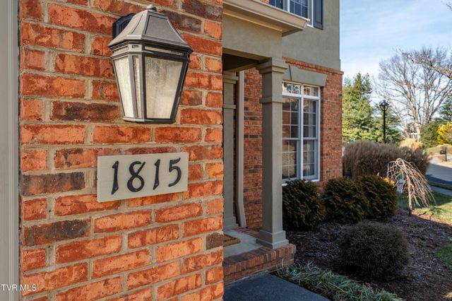 1815 Waters Edge Drive, Johnson City, TN 37604