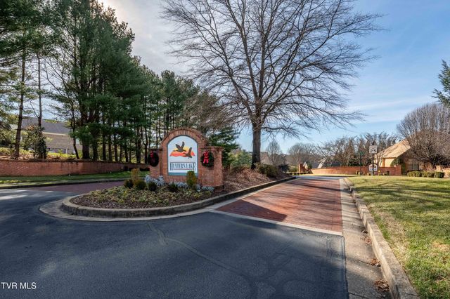 1815 Waters Edge Drive, Johnson City, TN 37604