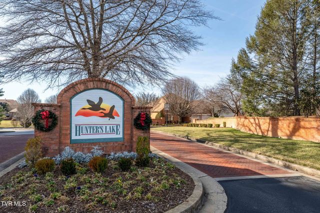 1815 Waters Edge Drive, Johnson City, TN 37604