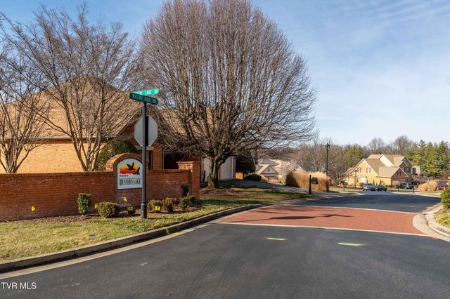 1815 Waters Edge Drive, Johnson City, TN 37604