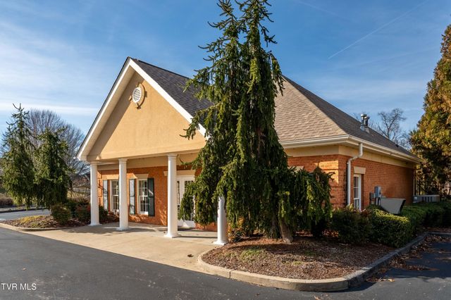 1815 Waters Edge Drive, Johnson City, TN 37604