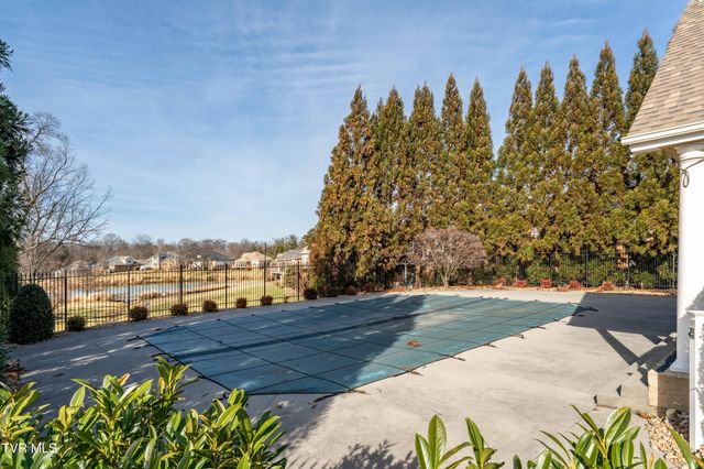 1815 Waters Edge Drive, Johnson City, TN 37604