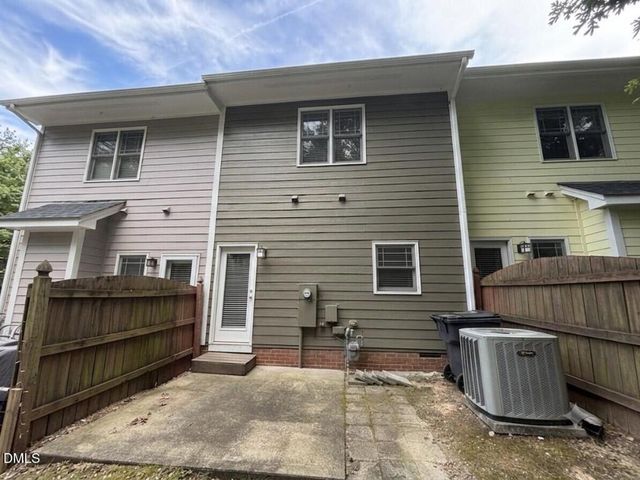 1008 Mica Lamp Court, Apex, NC 27502