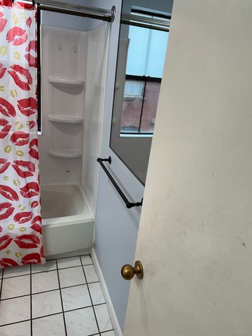 34 Essex Street 2F, Hartford, CT 06114