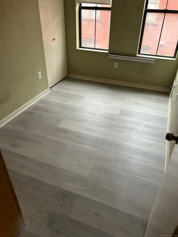 34 Essex Street 2F, Hartford, CT 06114