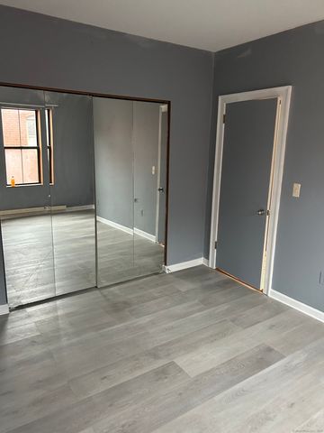 34 Essex Street 2F, Hartford, CT 06114