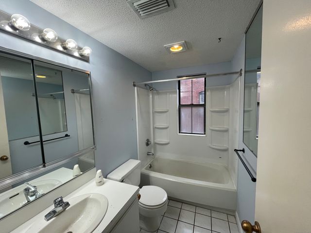 34 Essex Street 2F, Hartford, CT 06114