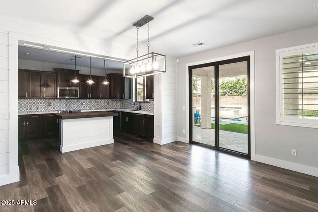 3062 E ROLAND Street, Mesa, AZ 85213