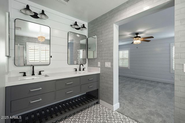 3062 E ROLAND Street, Mesa, AZ 85213