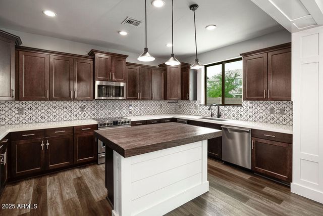 3062 E ROLAND Street, Mesa, AZ 85213