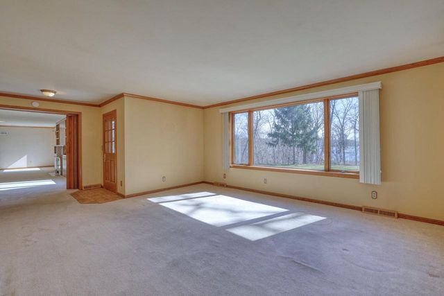 4640 Lake Club CIRCLE, Oconomowoc, WI 53066