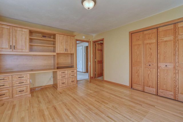 4640 Lake Club CIRCLE, Oconomowoc, WI 53066