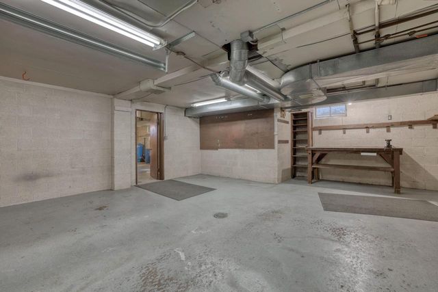 4640 Lake Club CIRCLE, Oconomowoc, WI 53066