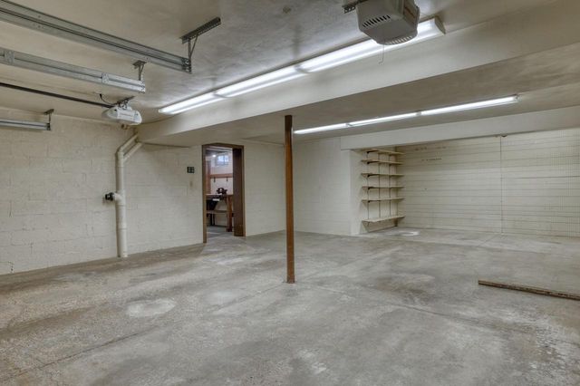 4640 Lake Club CIRCLE, Oconomowoc, WI 53066