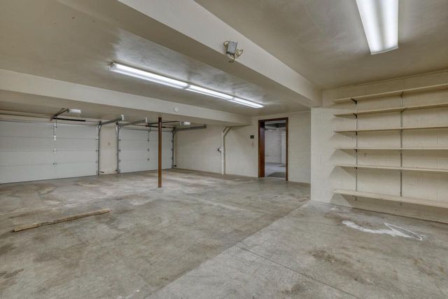 4640 Lake Club CIRCLE, Oconomowoc, WI 53066