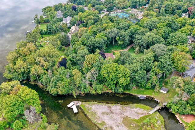 4640 Lake Club CIRCLE, Oconomowoc, WI 53066