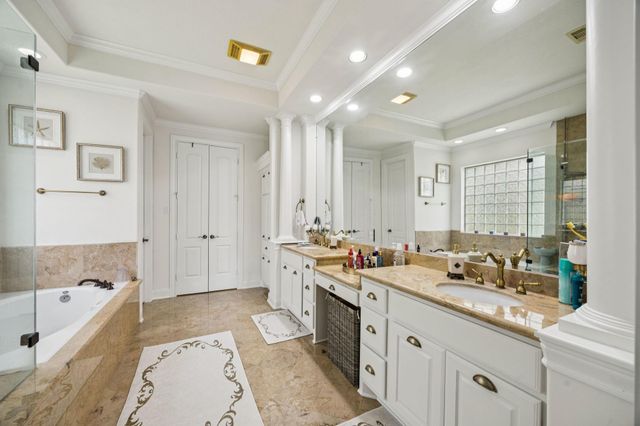 934 Poydras Street, Sugar Land, TX 77498