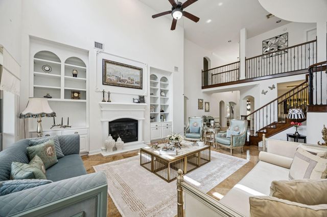 934 Poydras Street, Sugar Land, TX 77498