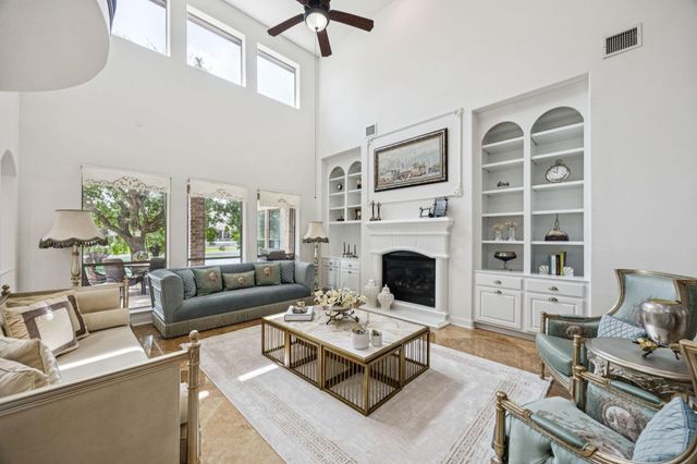934 Poydras Street, Sugar Land, TX 77498