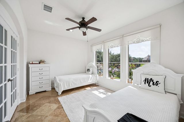 934 Poydras Street, Sugar Land, TX 77498