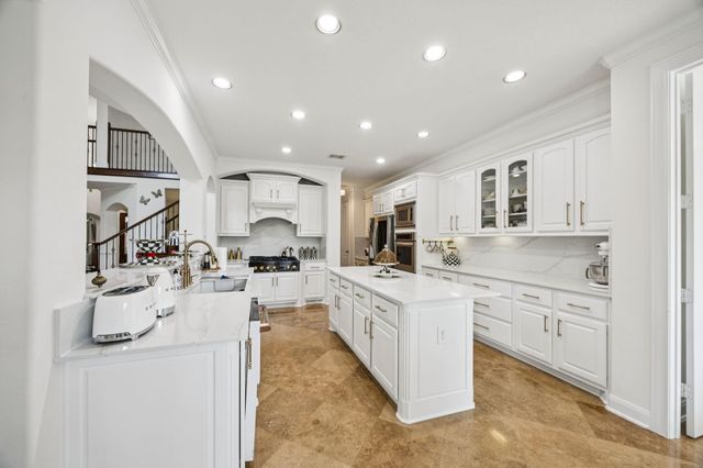 934 Poydras Street, Sugar Land, TX 77498