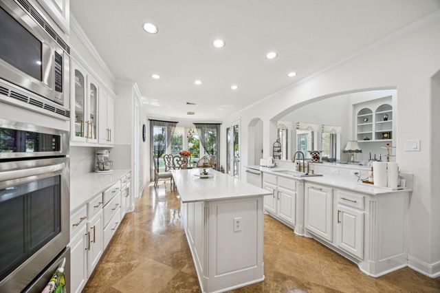934 Poydras Street, Sugar Land, TX 77498