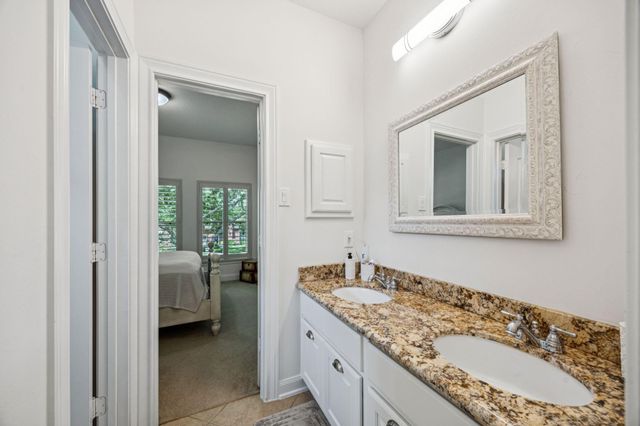934 Poydras Street, Sugar Land, TX 77498