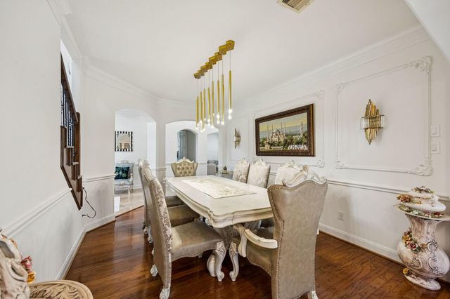 934 Poydras Street, Sugar Land, TX 77498