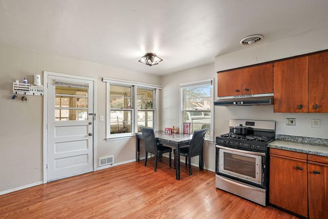 639 14th Avenue N, South Saint Paul, MN 55075