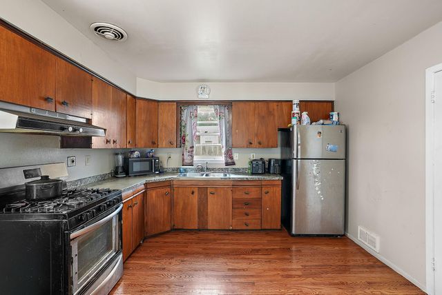 639 14th Avenue N, South Saint Paul, MN 55075