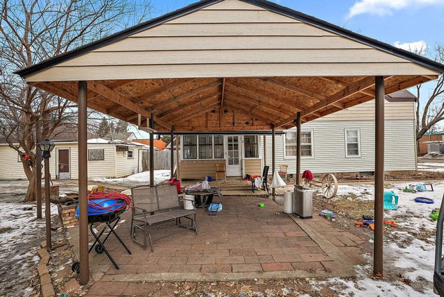 639 14th Avenue N, South Saint Paul, MN 55075