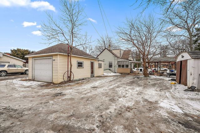 639 14th Avenue N, South Saint Paul, MN 55075