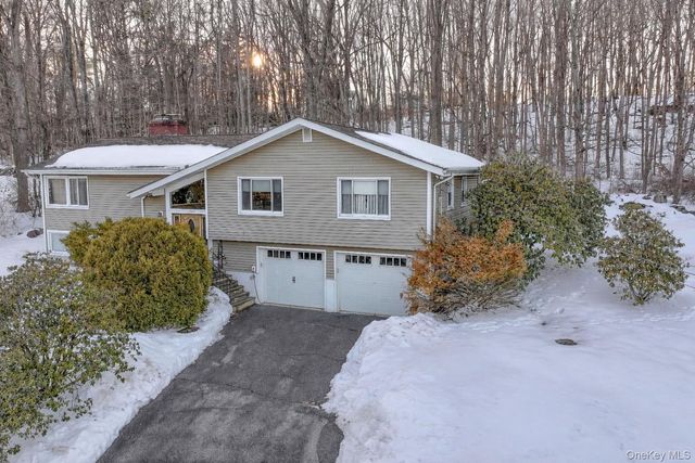 205 Beach Drive, Mahopac, NY 10541