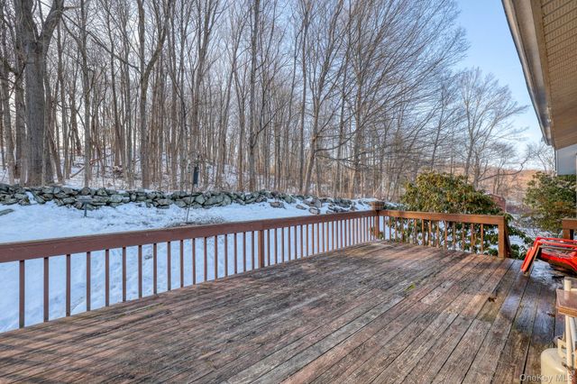205 Beach Drive, Mahopac, NY 10541