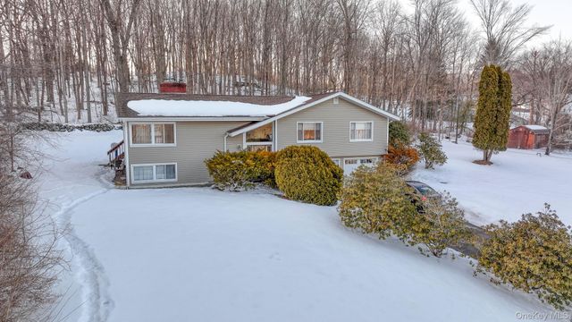 205 Beach Drive, Mahopac, NY 10541
