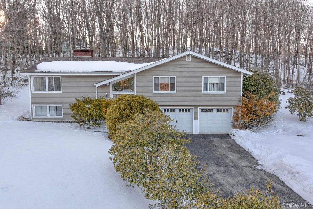 205 Beach Drive, Mahopac, NY 10541