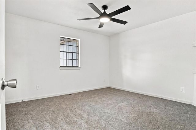 310 Cottonwood Drive, Tuttle, OK 73089