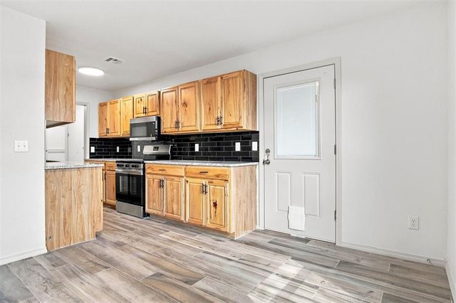 310 Cottonwood Drive, Tuttle, OK 73089
