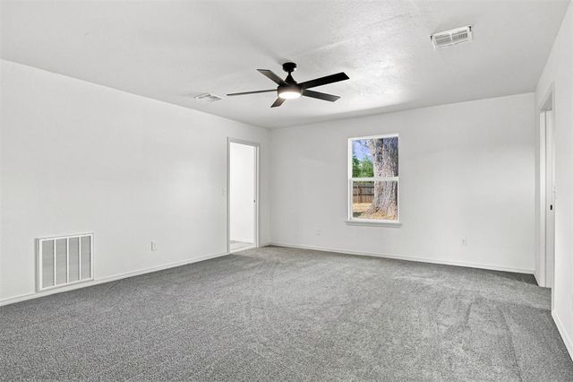 310 Cottonwood Drive, Tuttle, OK 73089