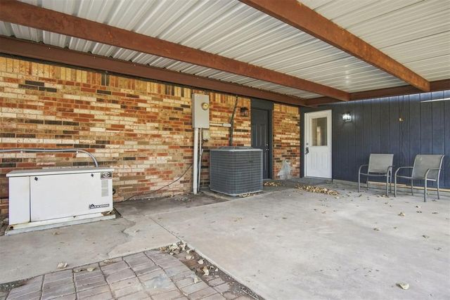 310 Cottonwood Drive, Tuttle, OK 73089