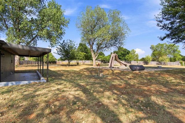 310 Cottonwood Drive, Tuttle, OK 73089