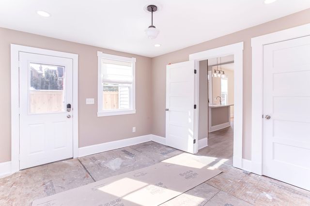 729 Weingartner Place, Newport, KY 41071